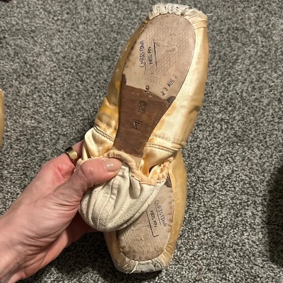 Used pointe shoes - Picture 4 of 5